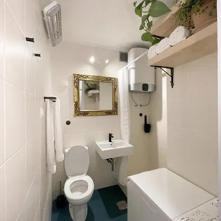 Apartment Studio Botanica-10 Minute Walk To Beach Split